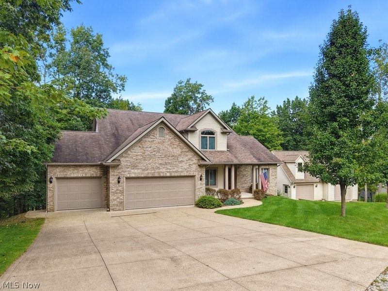 10 Cayuga Trail, Malvern, OH 44644 Photo 2