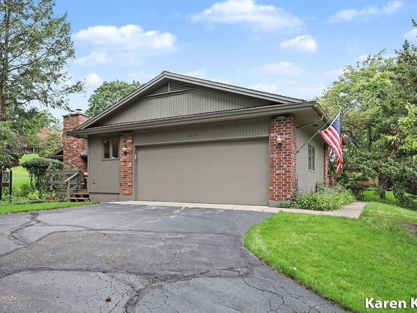 3598 Charlevoix Drive SE, Grand Rapids, MI 49546