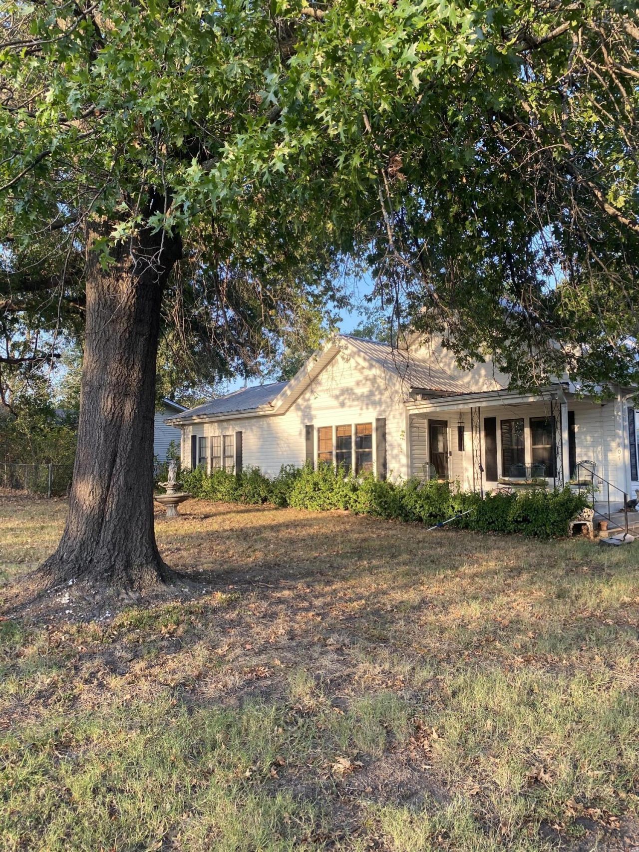 107 N Cherokee Street, Grove, OK 74344 Main Photo
