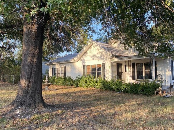 107 N Cherokee Street , Grove, OK 74344