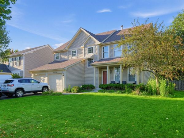 18499 W Springwood Drive , Grayslake, IL 60030