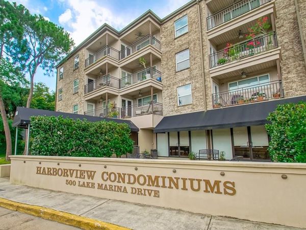 500 LAKE MARINA Drive , Unit 205, New Orleans, LA 70124