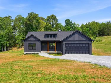 1789 Hickory Cove Lane, Moneta, VA 24121