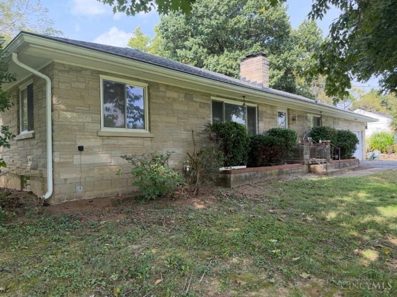 1585 Northview Circle, Fairfield, OH 45014 Photo 2