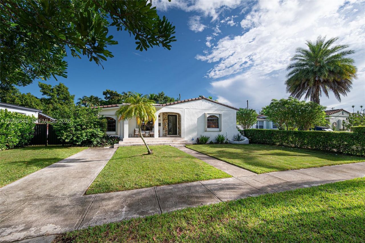 6751 SW 30th St, Miami, FL 33155 Main Photo