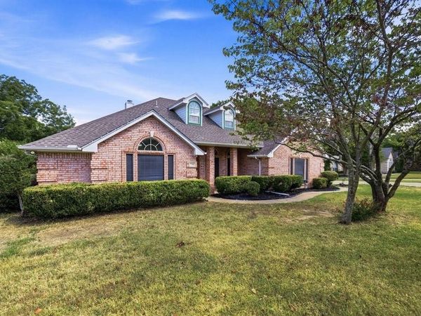 7501 Cains Meadow Court, Burleson, TX 76028