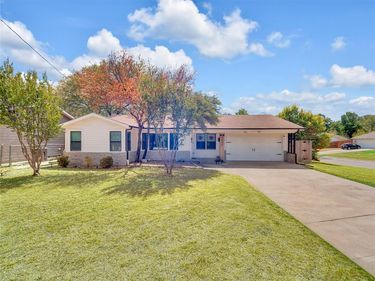 5400 Meadowbrook Drive, Fort Worth, TX 76112