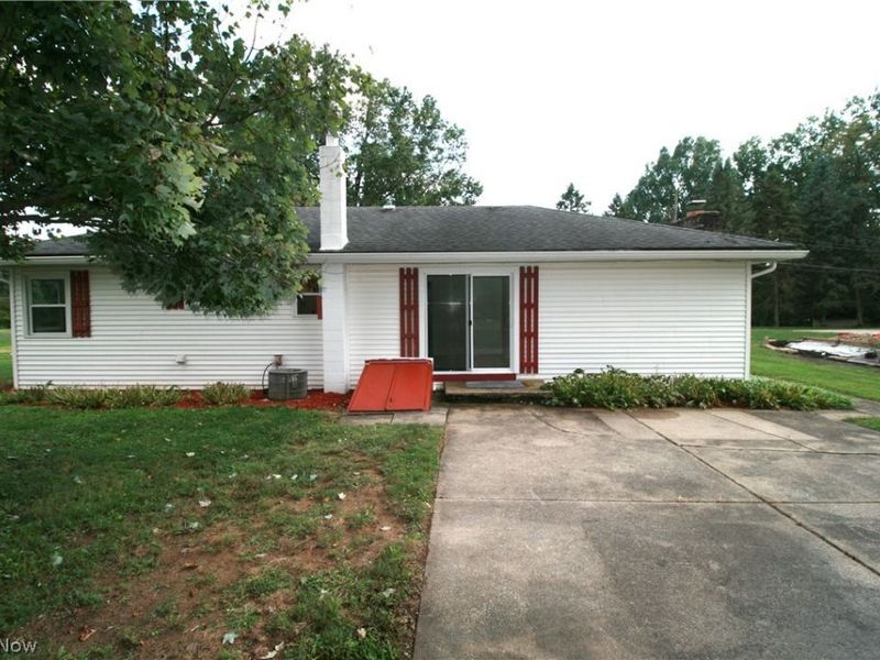 1971 Dennis Drive, Green, OH 44312 Photo 4