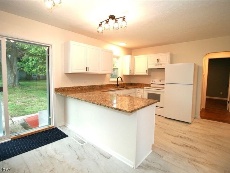 1971 Dennis Drive, Green, OH 44312 Photo 8