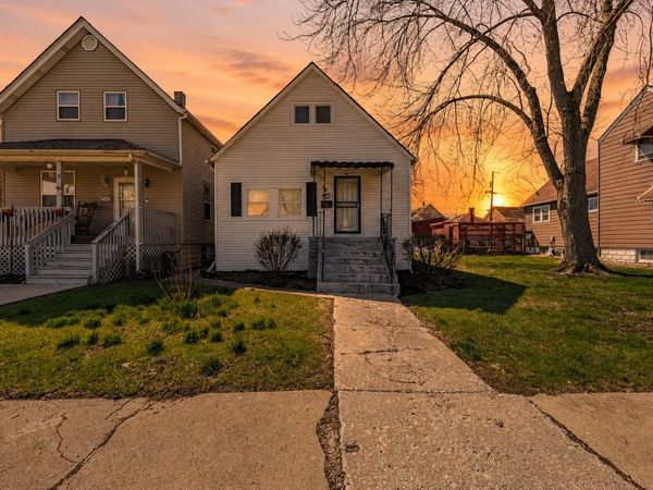 82 ISA Avenue , Chicago Heights, IL 60411