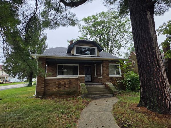 1303 S Oak Avenue , Freeport, IL 61032