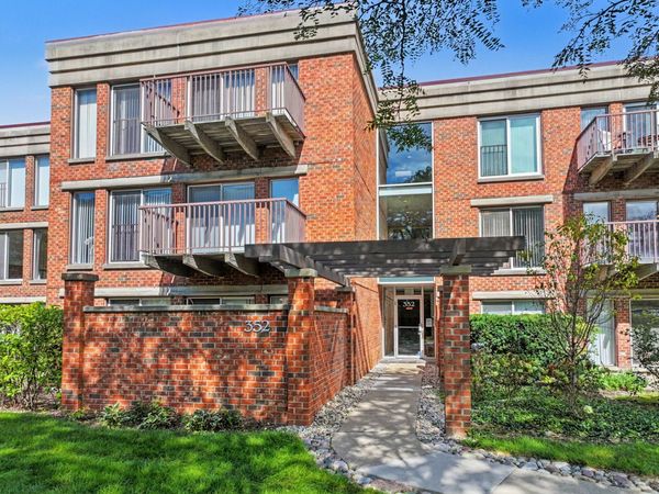 352 Kelburn Road , Unit 222, Deerfield, IL 60015