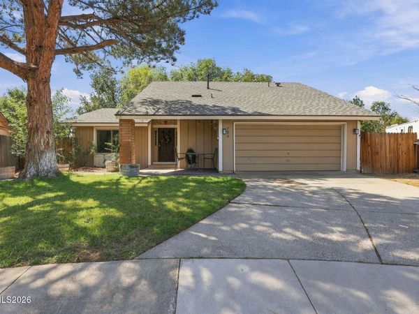704 Glen Meadow Drive, Sparks, NV 89434