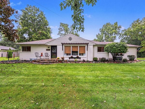 1014 Crestwood Lane, Jackson, MI 49203