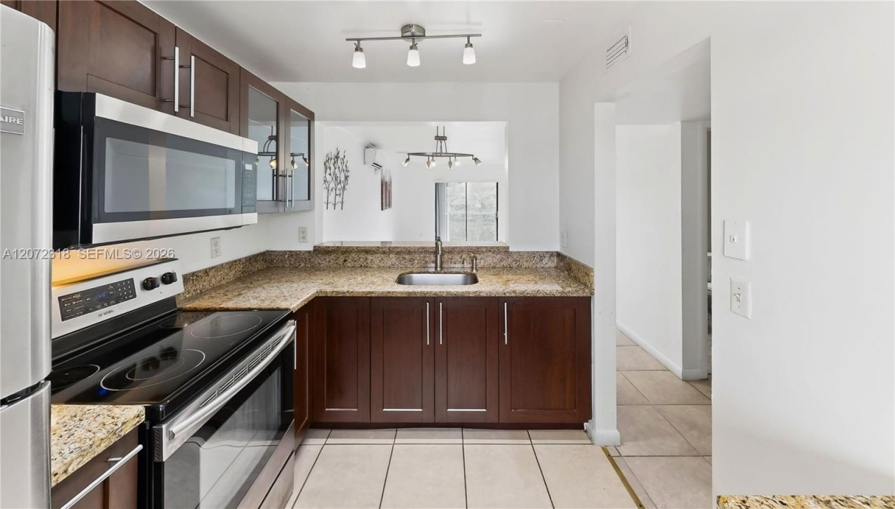 7670 SW 152nd Ave , Unit 206, Miami, FL 33193 Photo