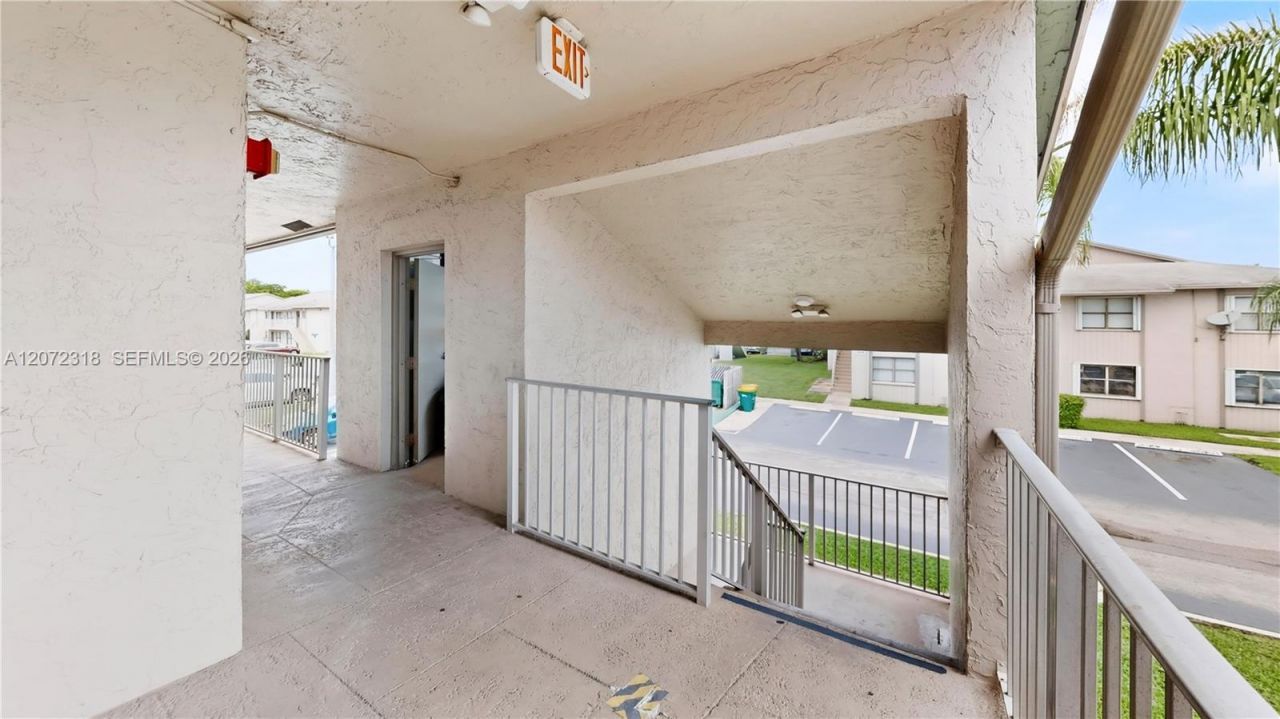 7670 SW 152nd Ave , Unit 206, Miami, FL 33193 Photo