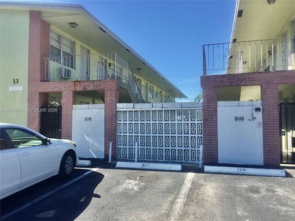 13 NE 2nd Ave , Unit 104, Dania Beach, FL 33004