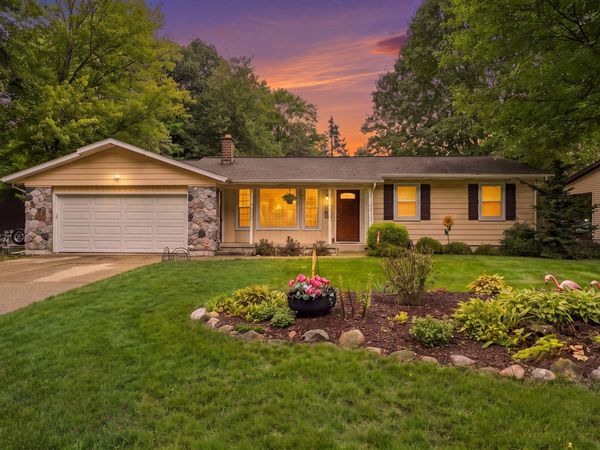 7258 Yorkshire Drive, Hudsonville, MI 49426