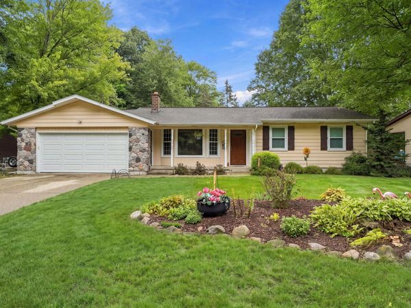 7258 Yorkshire Drive, Hudsonville, MI 49426
