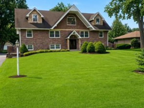 9S711 BROOKBANK Road , Willowbrook, IL 60527