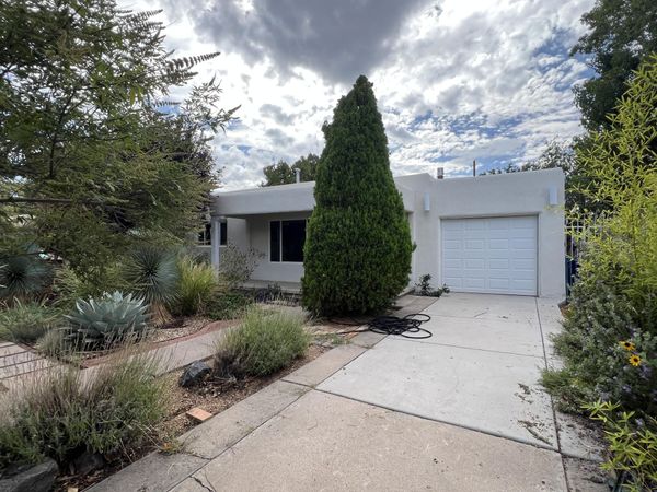925 Quincy Street NE, Albuquerque, NM 87110