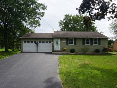 8432 Grandview Drive , Cicero, NY 13039