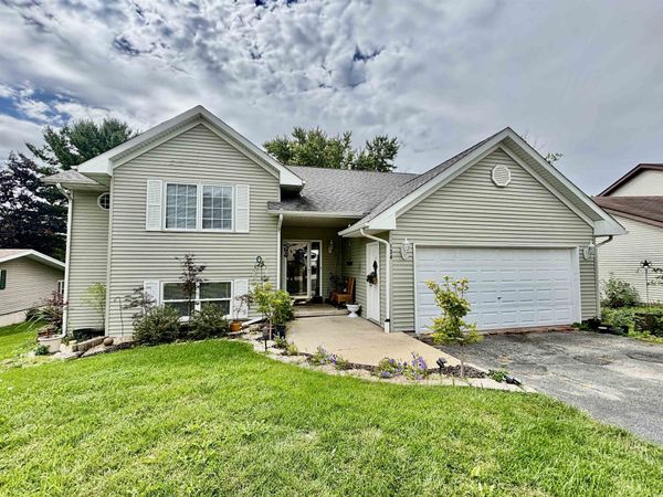134 NE Valhalla Drive, POPLAR GROVE, IL 61065