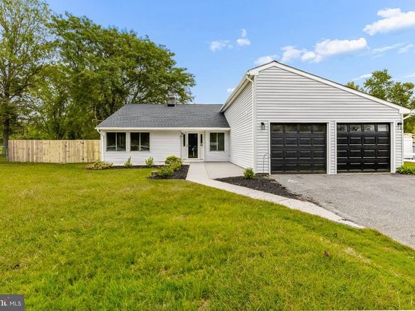 37 PINEWOOD LANE, SICKLERVILLE, NJ 08081