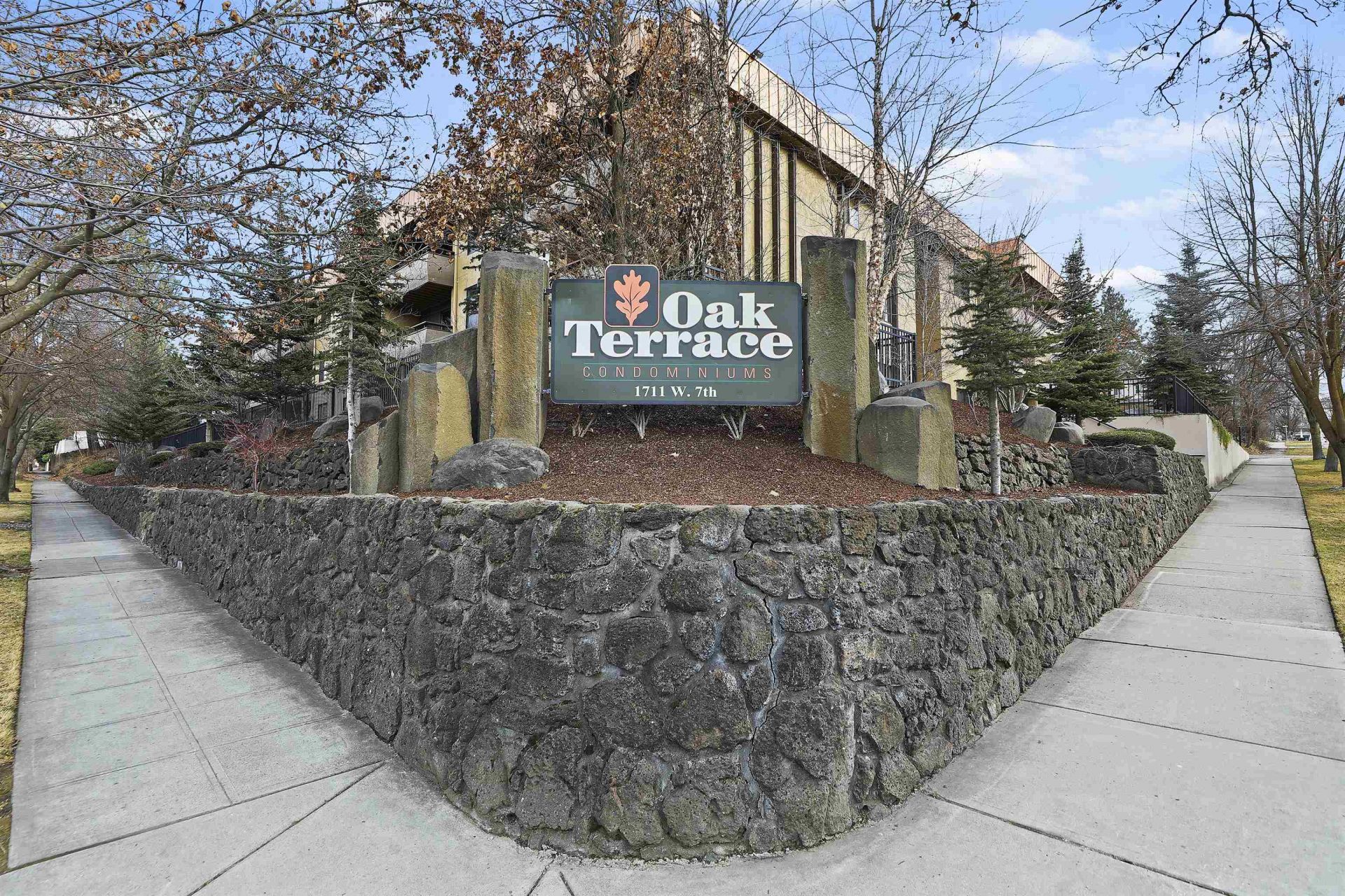 1711 W 7th Ave primary photo