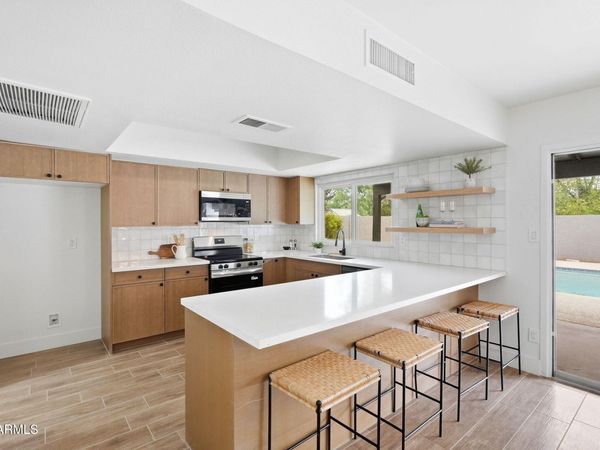 5216 W DESERT COVE Avenue, Glendale, AZ 85304