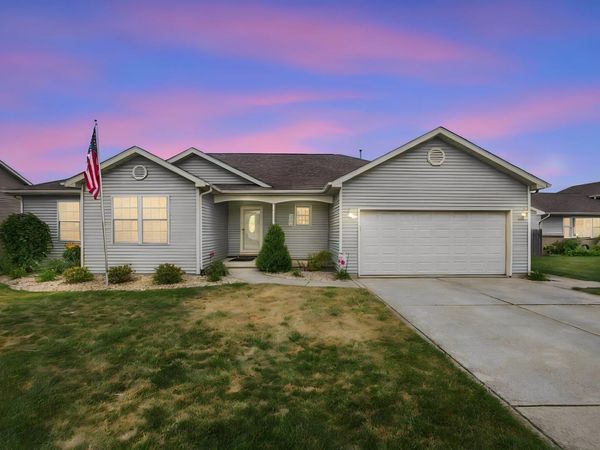 128 Ironwood Street NW , DeMotte, IN 46310