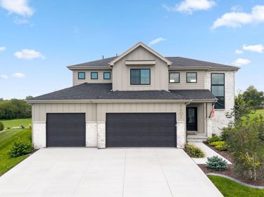 8607 Eagle Point, Plattsmouth, NE 68048