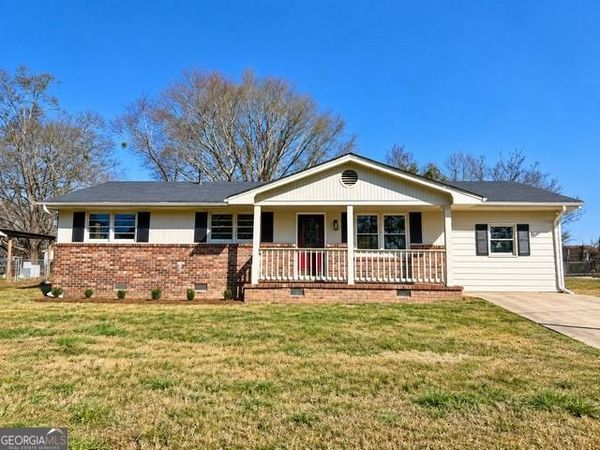 1091 Mountain View Road NW, Conyers, GA 30012