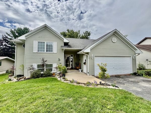 134 Valhalla Drive , Poplar Grove, IL 61065