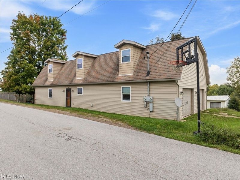 308 Carl Street, Barnesville, OH 43713 Photo 3