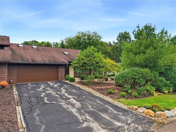 7582 Heather Circle , Kent, OH 44240