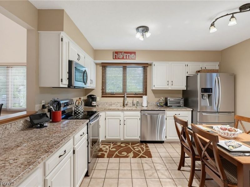 7582 Heather Circle, Kent, OH 44240 Photo 3
