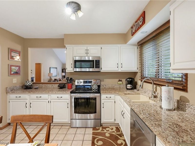 7582 Heather Circle, Kent, OH 44240 Photo 7