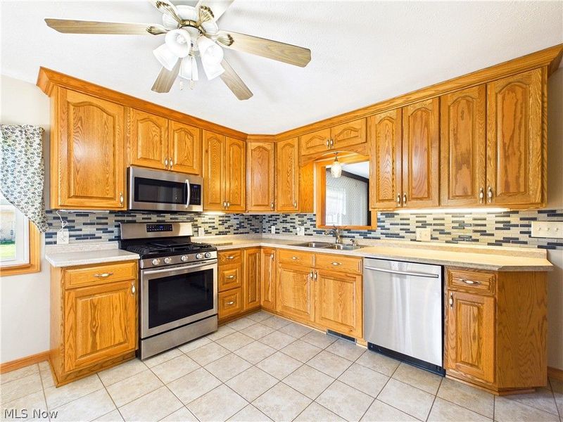 925 Belrock Avenue, Belpre, OH 45714 Photo 16