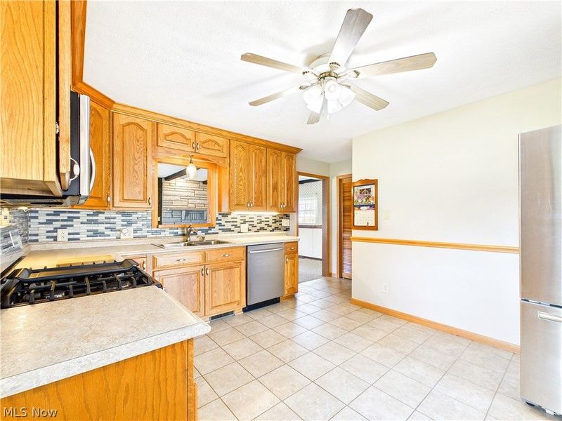 925 Belrock Avenue, Belpre, OH 45714 Photo 18