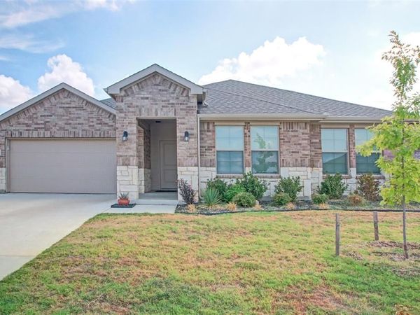 859 Waterford Way, Joshua, TX 76058