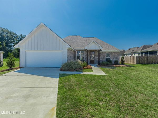 203 Silver Maple Place, Canton, MS 39046