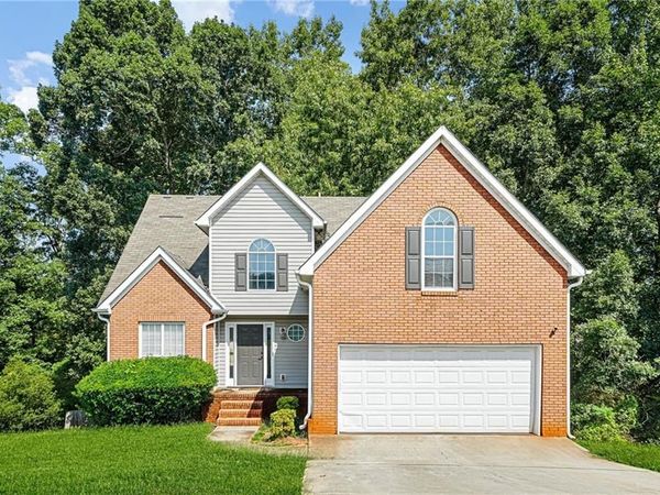 1347 Vine Circle , Mcdonough, GA 30253