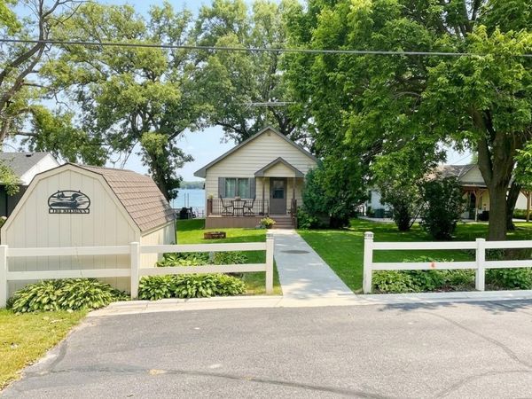 9061 Ingram Avenue NW, Annandale, MN 55302