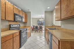 1203 Village Creek Lane photo 4