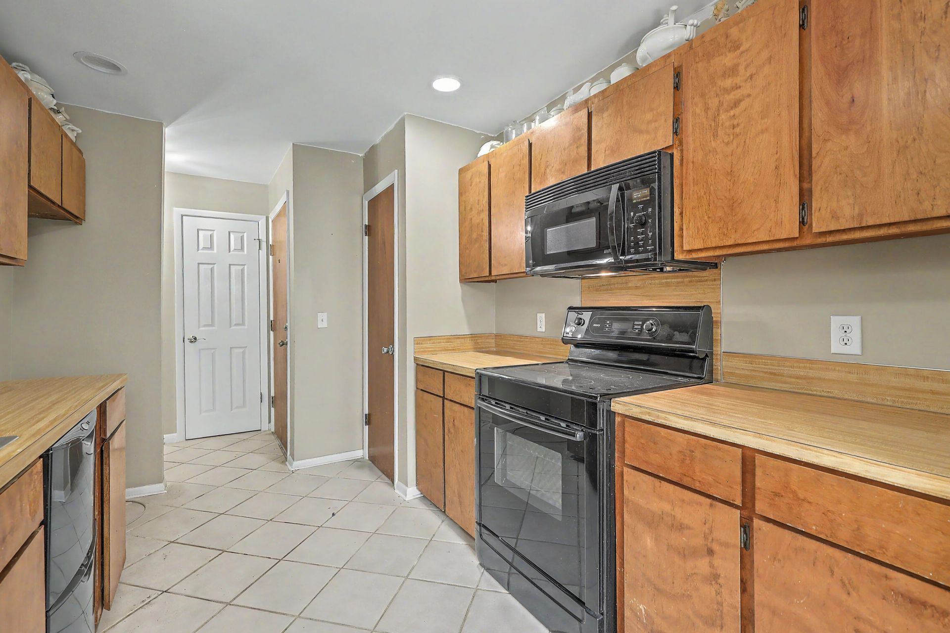 1203 Village Creek Lane Photo 7