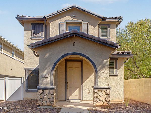 1385 S JOSHUA TREE Lane, Gilbert, AZ 85296