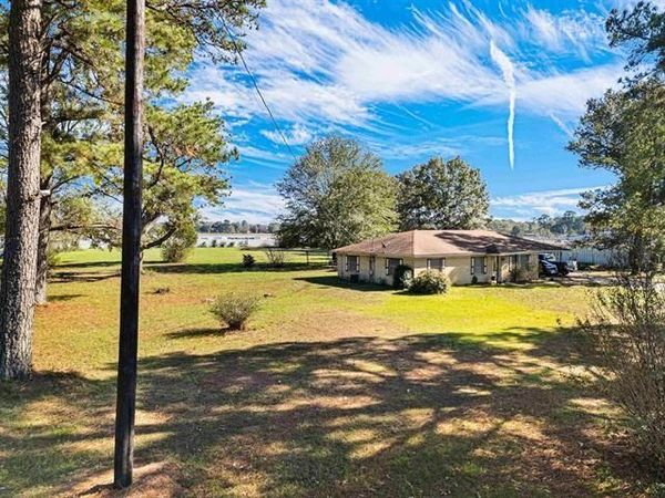 3036 State Highway 322 , Longview, TX 75603
