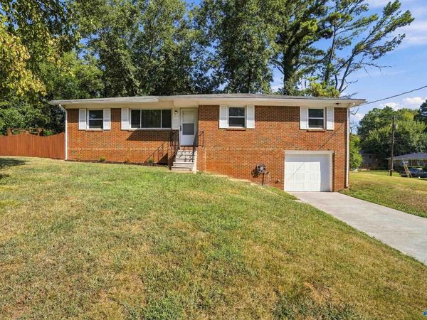 2416 Greenhill Drive NW, Huntsville, AL 35810