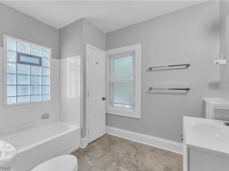 921 Helmsdale Road, Cleveland Heights, OH 44112 Photo 22